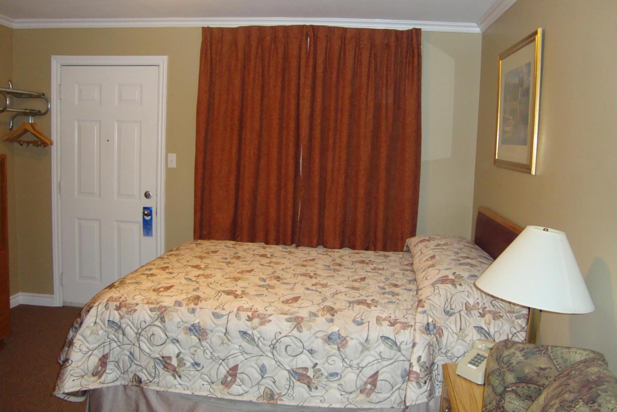 Royal Napanee Inn Greater Napanee Zewnętrze zdjęcie