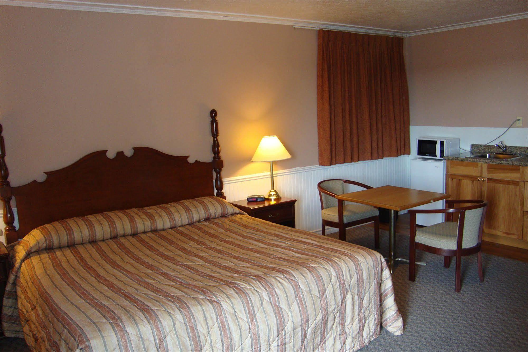 Royal Napanee Inn Greater Napanee Zewnętrze zdjęcie