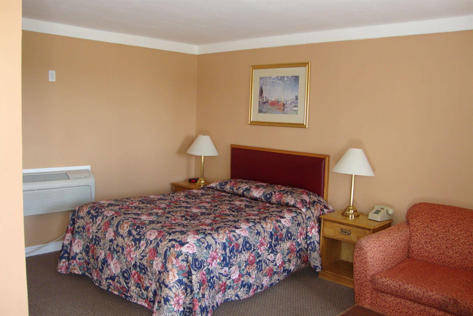 Royal Napanee Inn Greater Napanee Zewnętrze zdjęcie